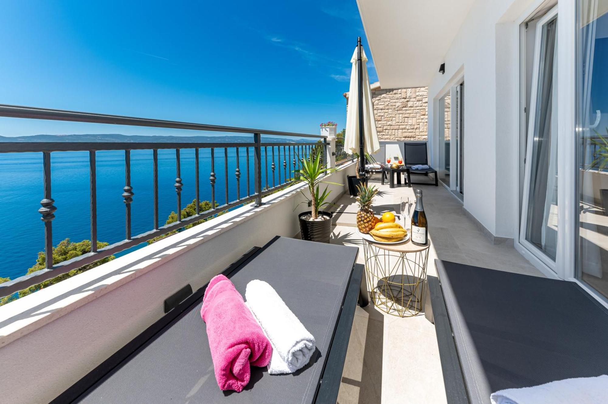 Seaview Apartments Nives Brela Eksteriør billede